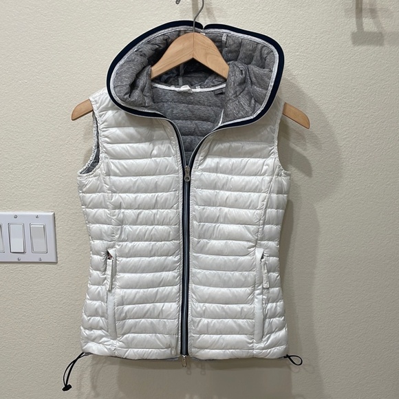 Duvetica Down White Jacket-Warm— GORGEOUS!! Excellent Condition-size 40